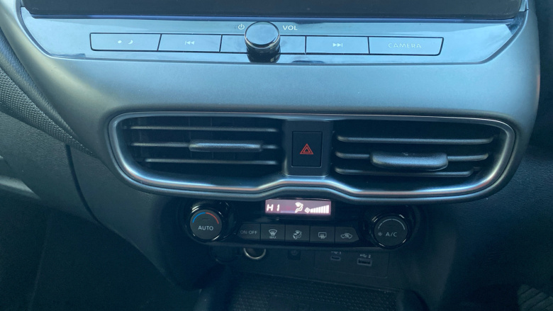 Nissan Juke 1.0 DiG-T N-Connecta 5dr DCT Petrol Hatchback